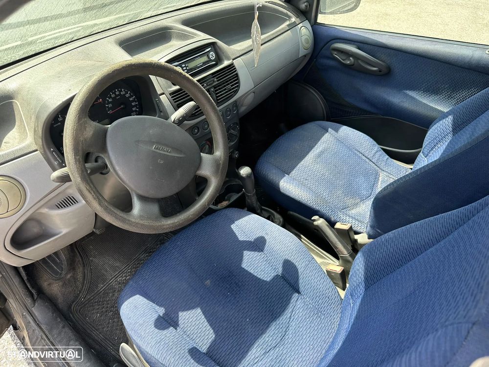 Fiat Punto 1.9 JTD 80 de 1999 para peças - 5