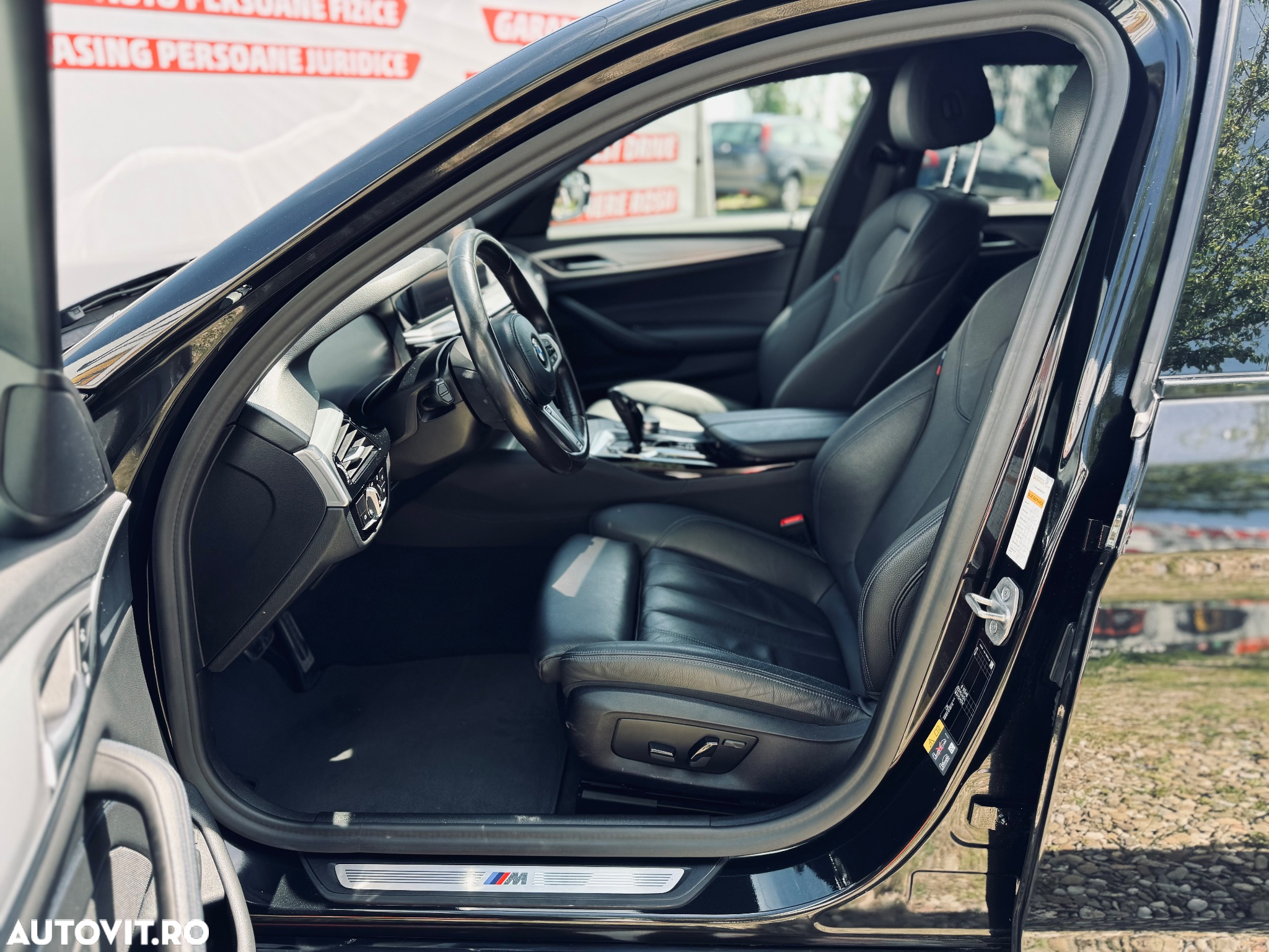 BMW Seria 5 530e xDrive Touring Aut. - 10