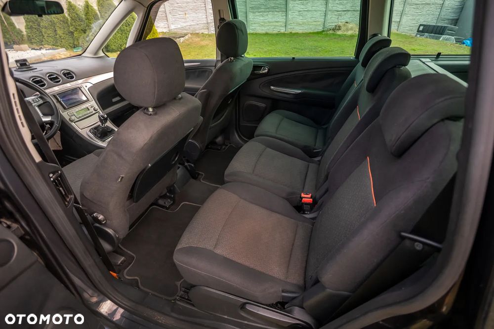 Ford Galaxy - 9