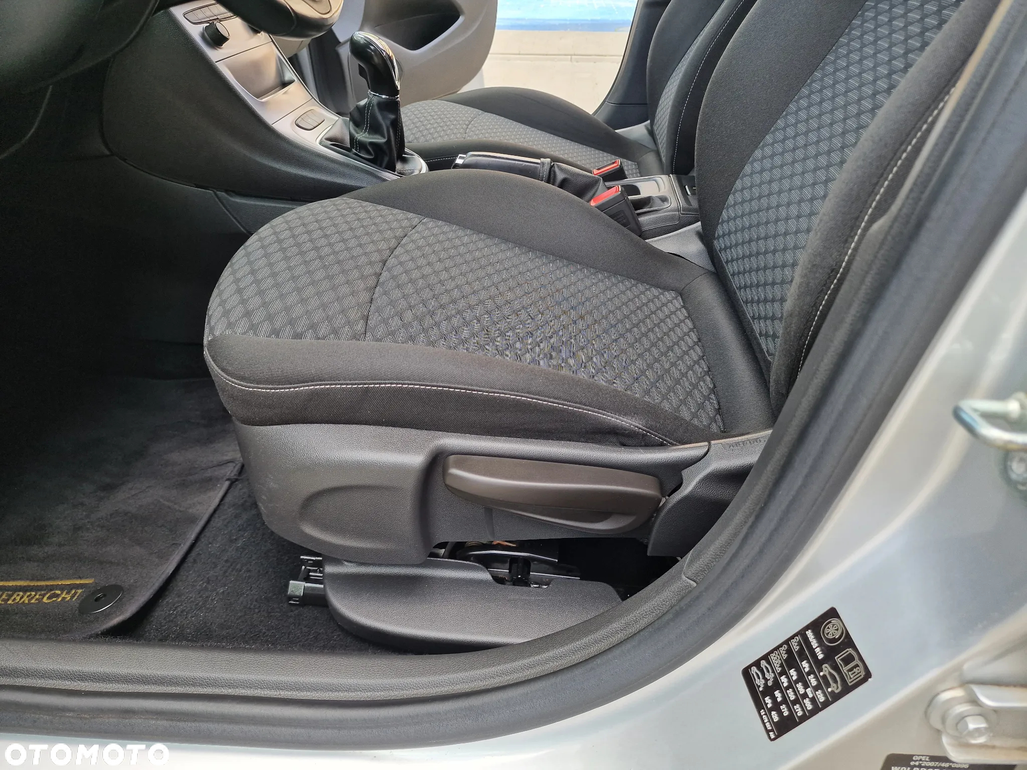 Opel Astra V 1.6 CDTI Essentia - 27