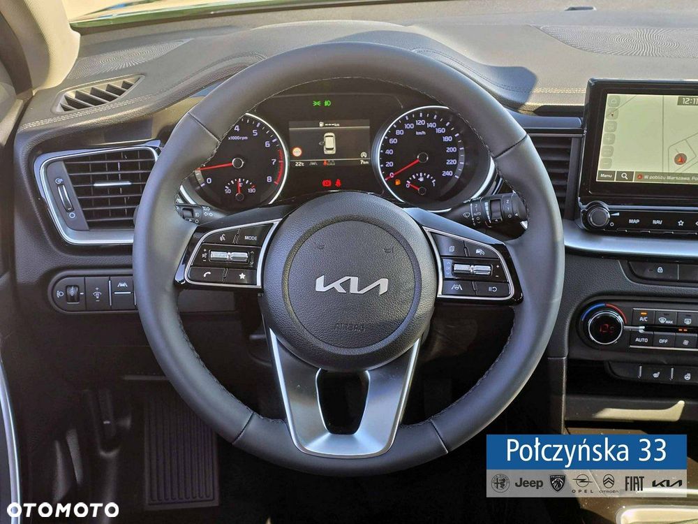 Kia Ceed - 11