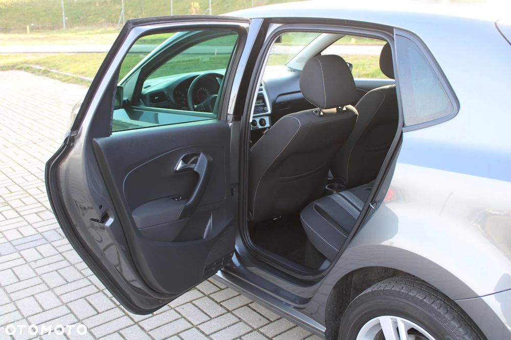 Volkswagen Polo 1.2 TSI MATCH - 28