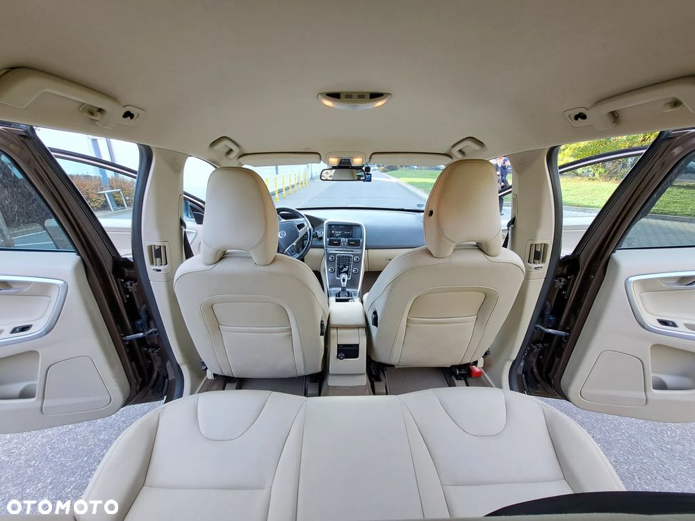 Volvo XC 60 D4 Drive-E Momentum - 23