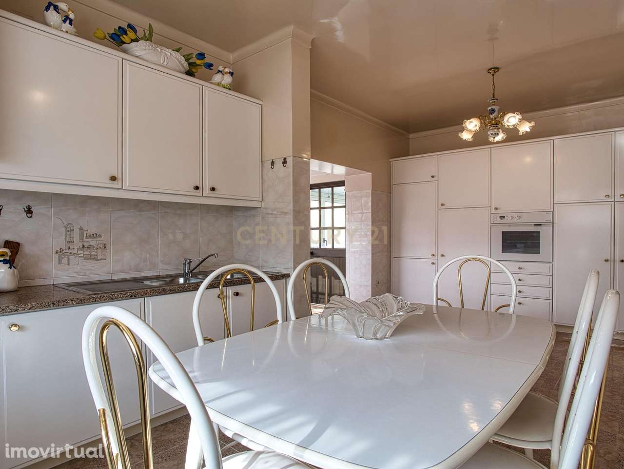 Moradia Espaçosa e Versátil com Excelente Potencial, em lote de 404m. - Grande imagem: 3/37