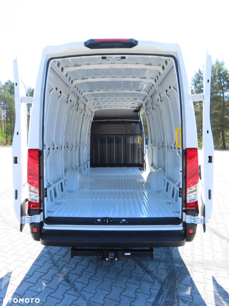 Iveco Daily 35S18 3.0 HPI 180 KM POWER Furgon Blaszak XXL 4.70 CM MAXI LONG Wysokość H2 1900 mm WZMACNIANE ZAWIESZENIE 968 Kg Ładowność HAK 3500 Kg Rozstaw Osi 4100 mm DMC 3500 Kg, WZMACNIANY Stan NOWY NIE UŻYWANY OKAZJA DOSTEPNY I GOTOWY - 19