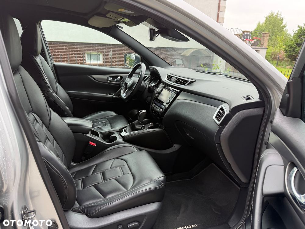 Nissan Qashqai 1.6 dCi Xtronic TEKNA+ - 19