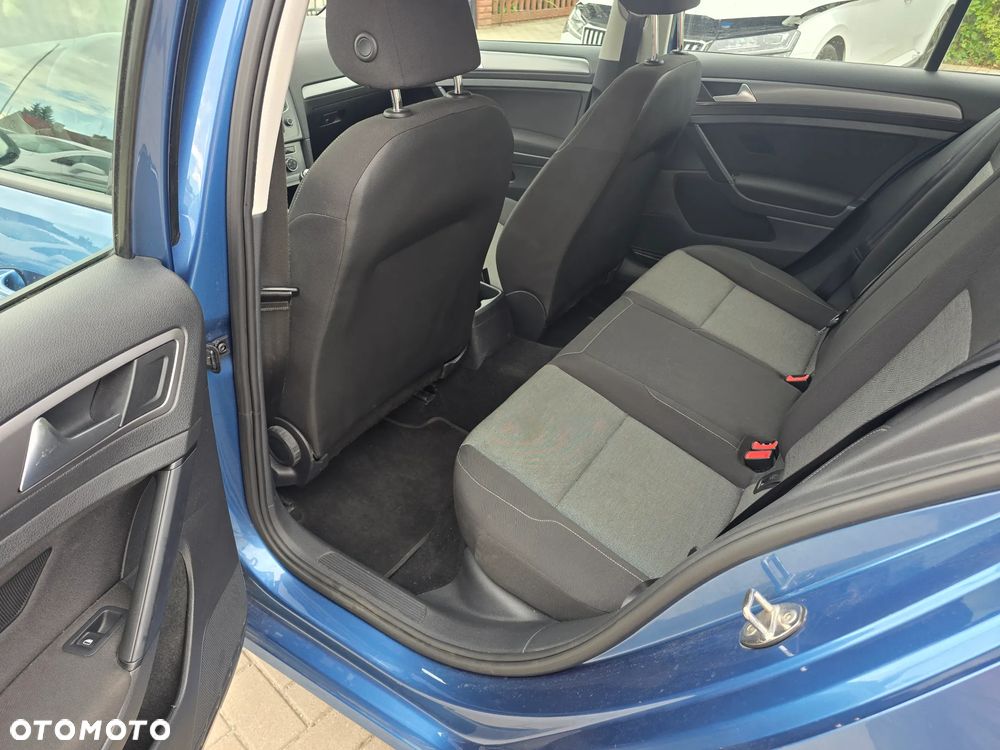Volkswagen Golf - 9
