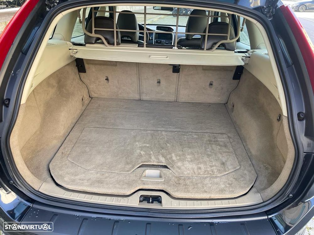 Volvo XC 60 D5 Summum Geartronic - 4