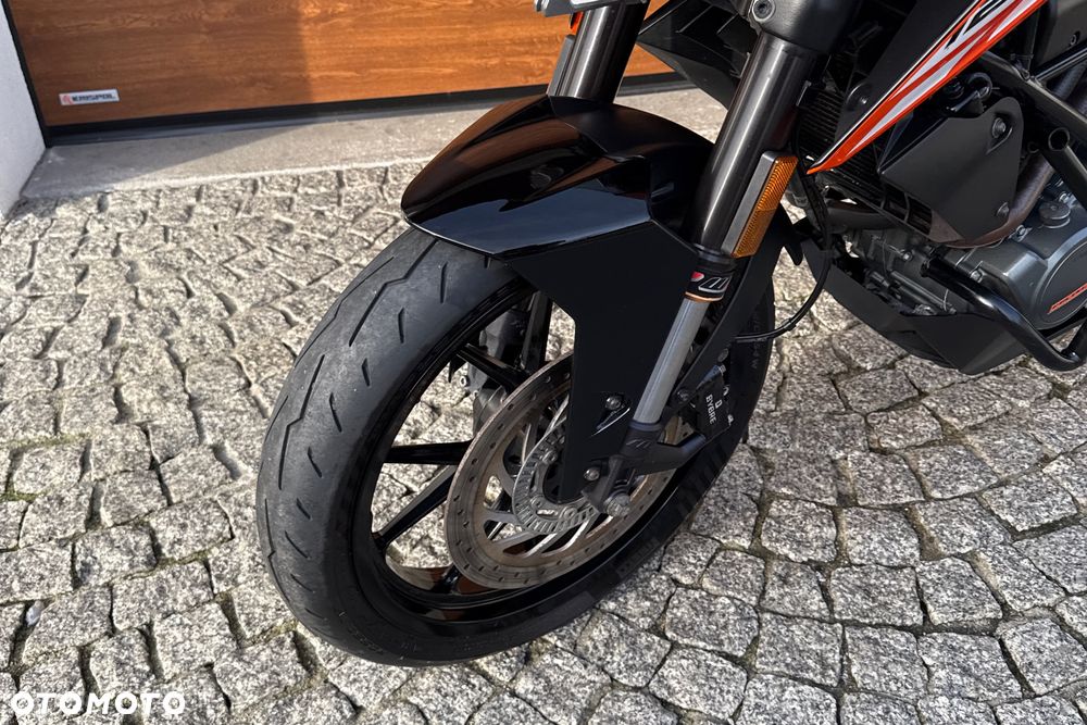 KTM Duke - 17