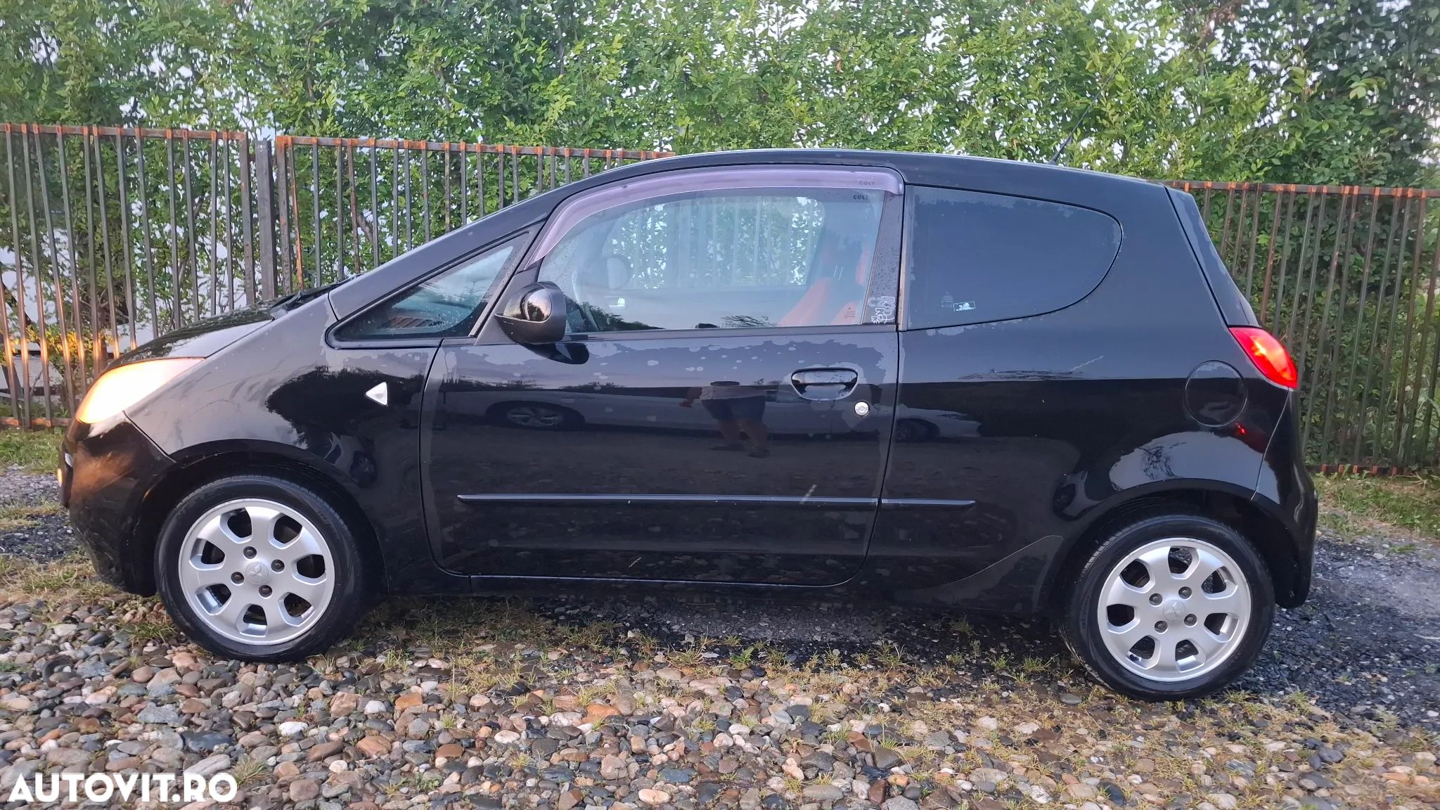 Mitsubishi Colt - 1