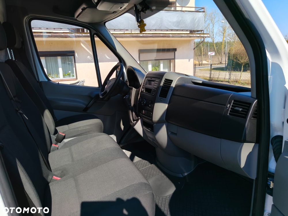 Mercedes-Benz Sprinter - 16