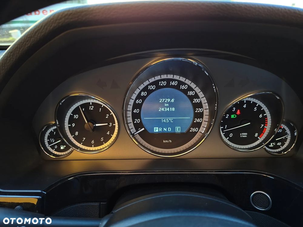 Mercedes-Benz Klasa E - 24