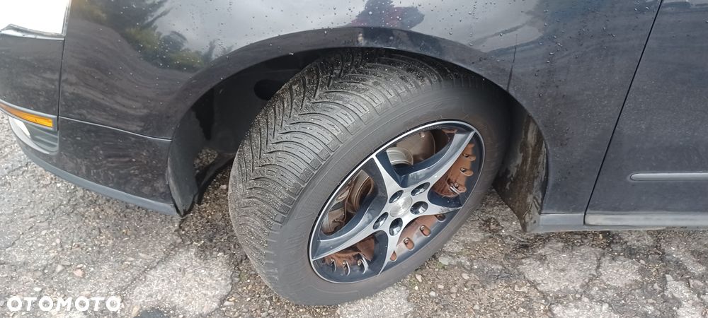 Volkswagen Passat 1.9 TDI Highline - 15