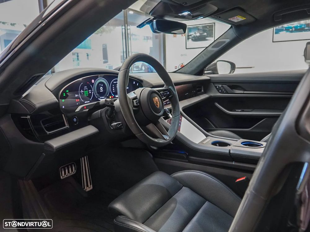 Porsche Taycan Turbo GT - 18