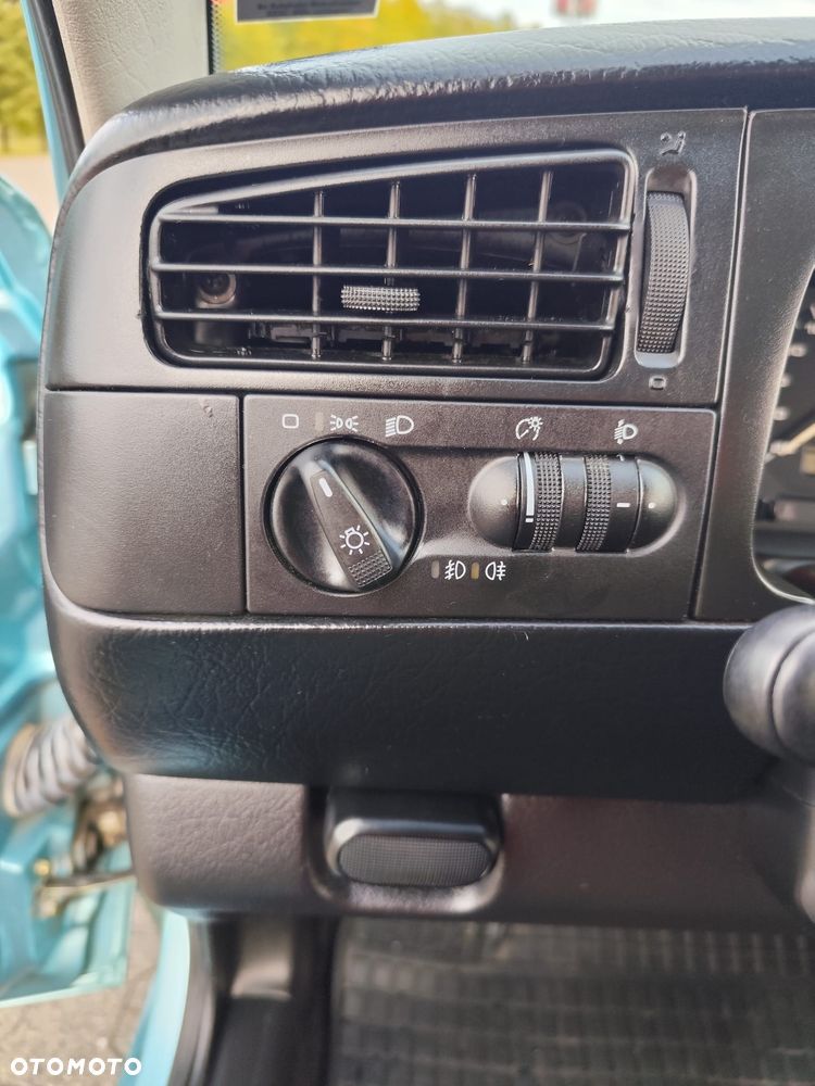 Volkswagen Golf - 30
