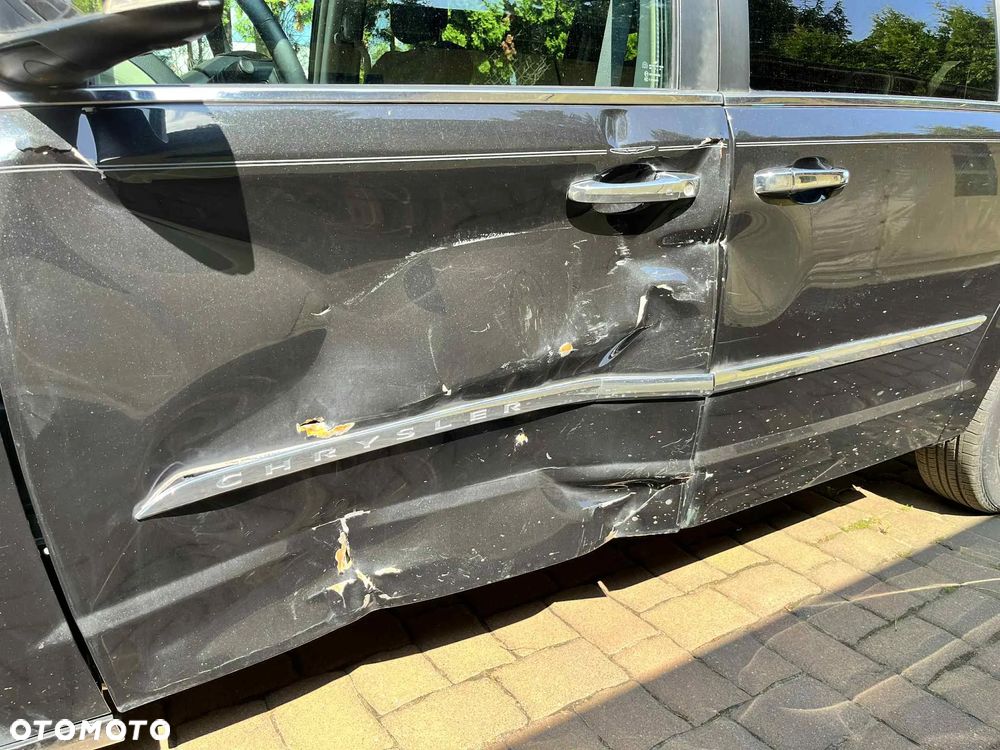 Chrysler Town & Country 3.6 Limited - 9
