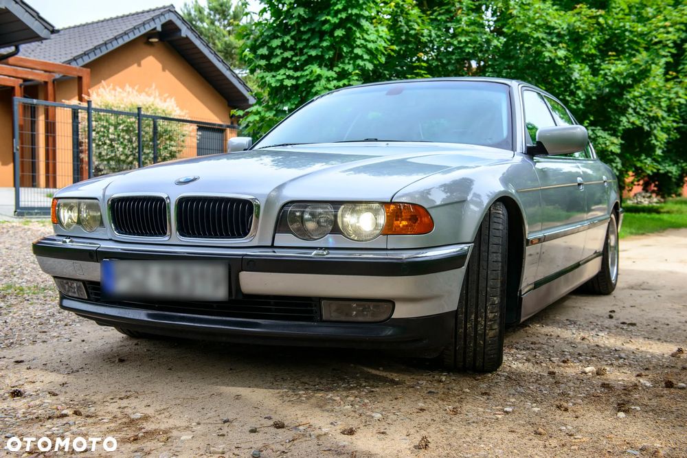 BMW Seria 7 740i - 2