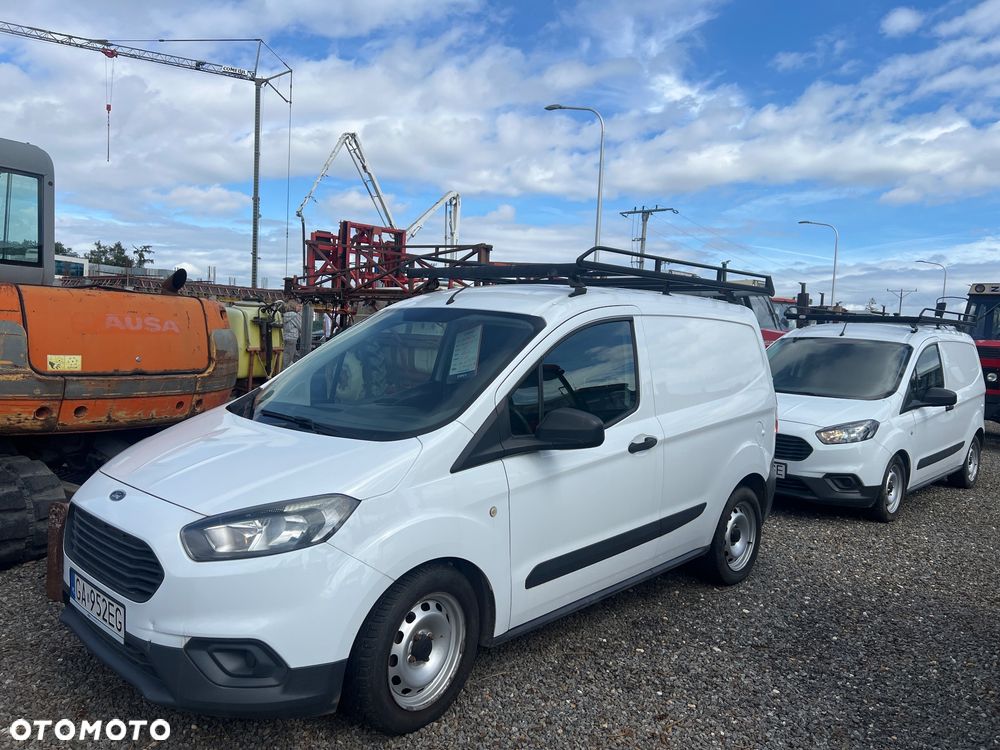Ford Transit Courier - 9