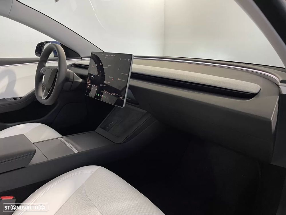 Tesla Model 3 - 18
