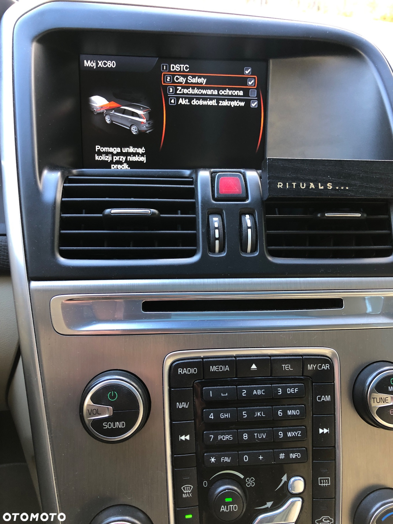 Volvo XC 60 - 30