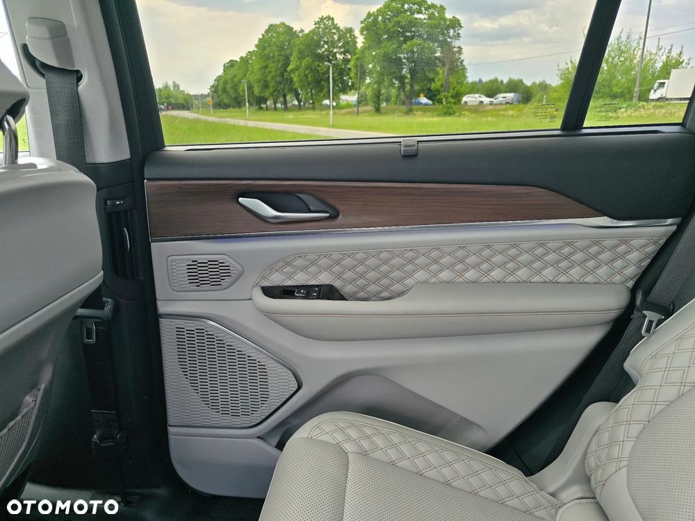 Jeep Grand Cherokee 3.6 V6 Summit - 29