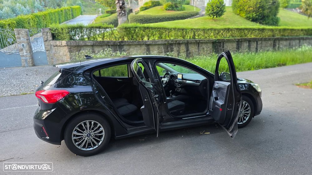 Ford Focus 1.0 EcoBoost S&S ST-LINE X - 22