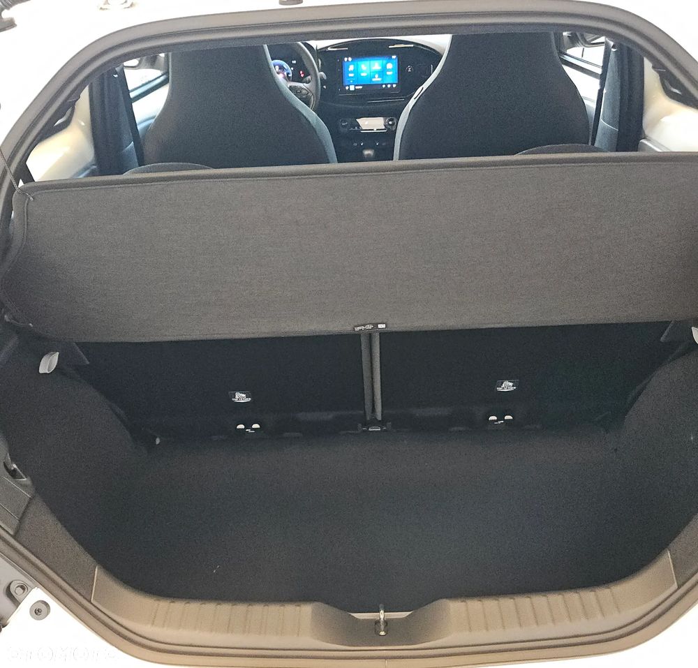 Toyota Aygo X Hybrid 1.5 Comfort e-CVT - 11