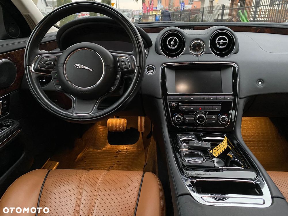 Jaguar XJ 3.0 T Premium Luxury - 7