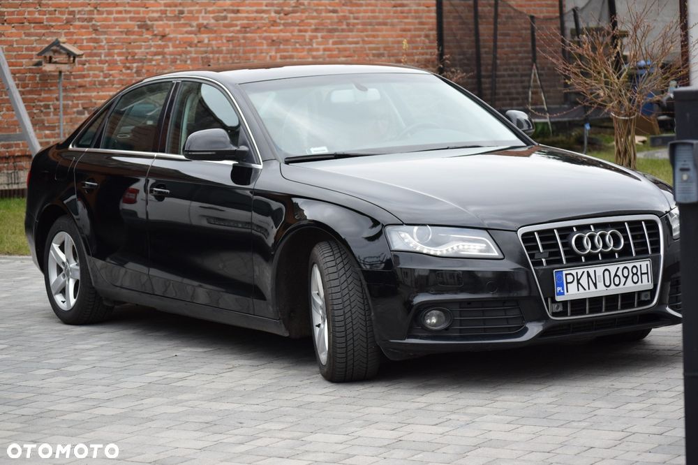Audi A4 Limousine - 1