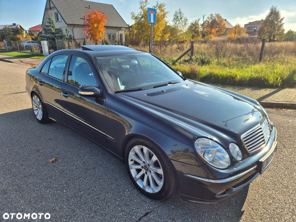 Mercedes-Benz E-Class 2004 photo 3