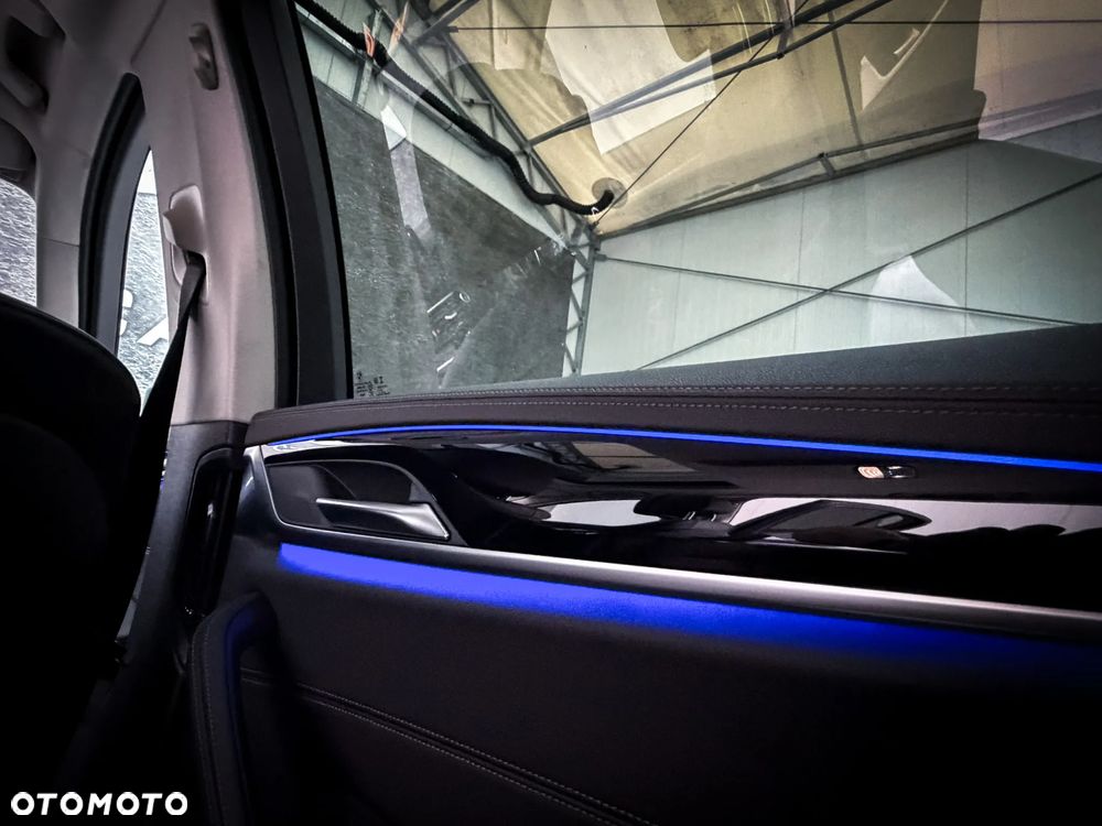 BMW Seria 5 530d Luxury Line - 36