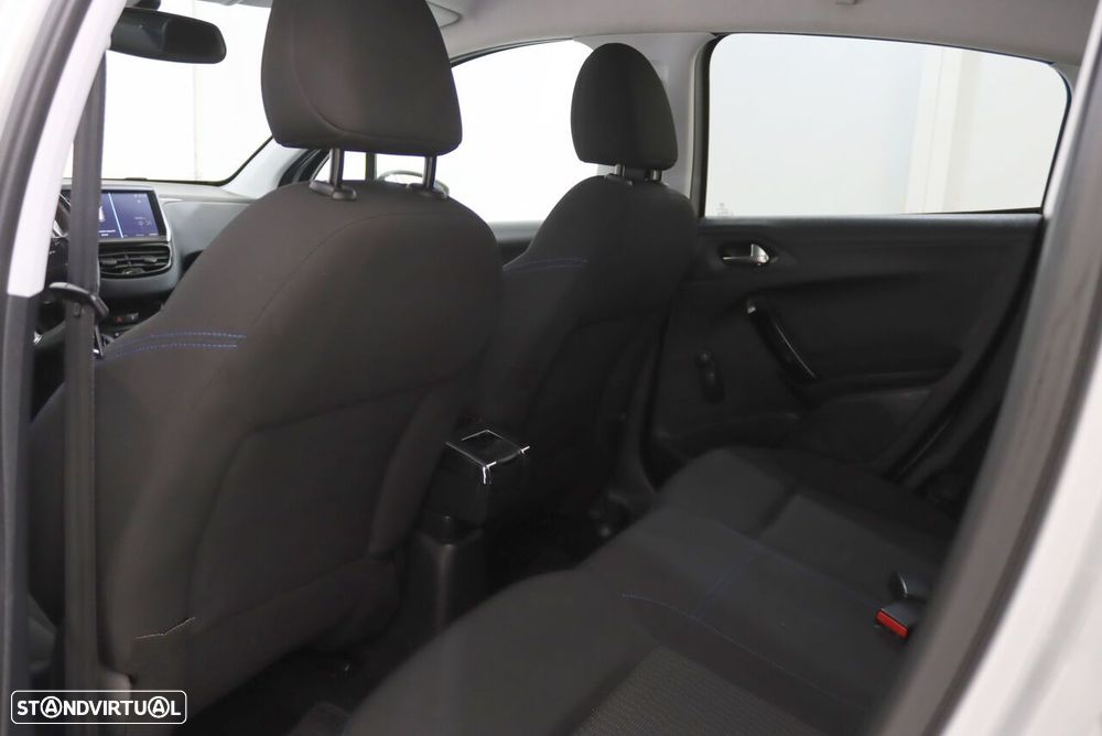 Peugeot 208 1.2 PureTech Style - 8