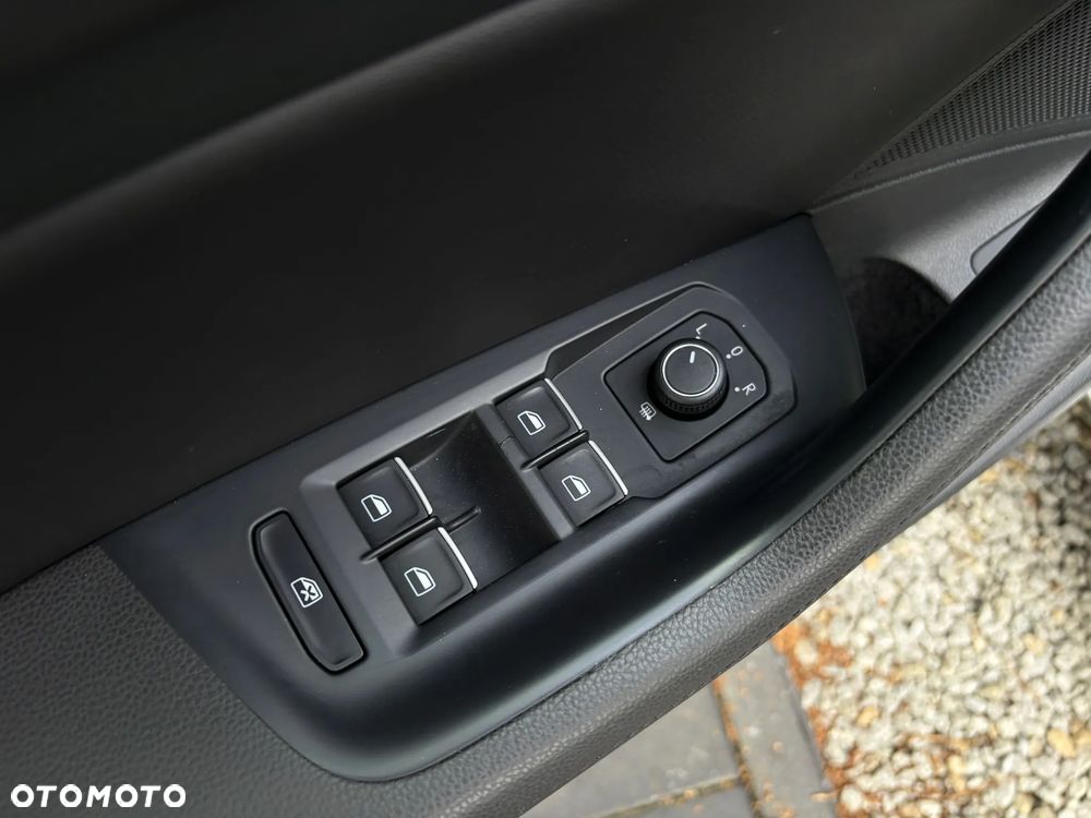 Volkswagen Passat - 26