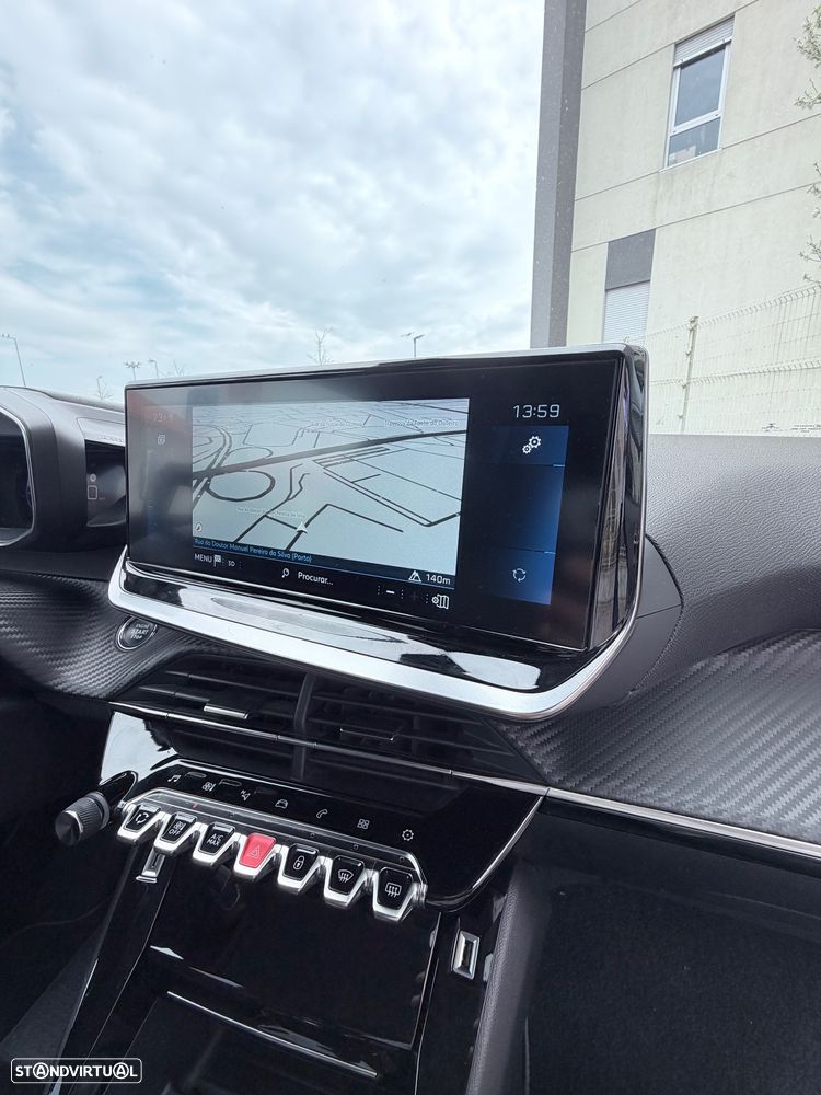 Peugeot 2008 1.5 BlueHDi Allure EAT8 - 14