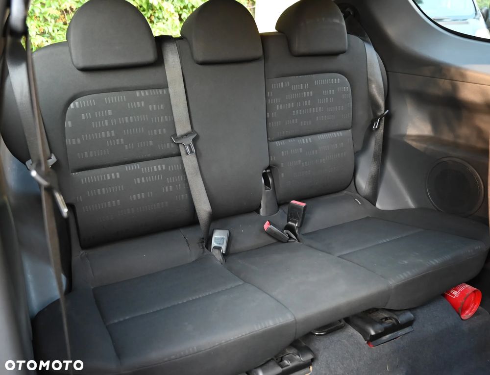 Mitsubishi Colt - 15