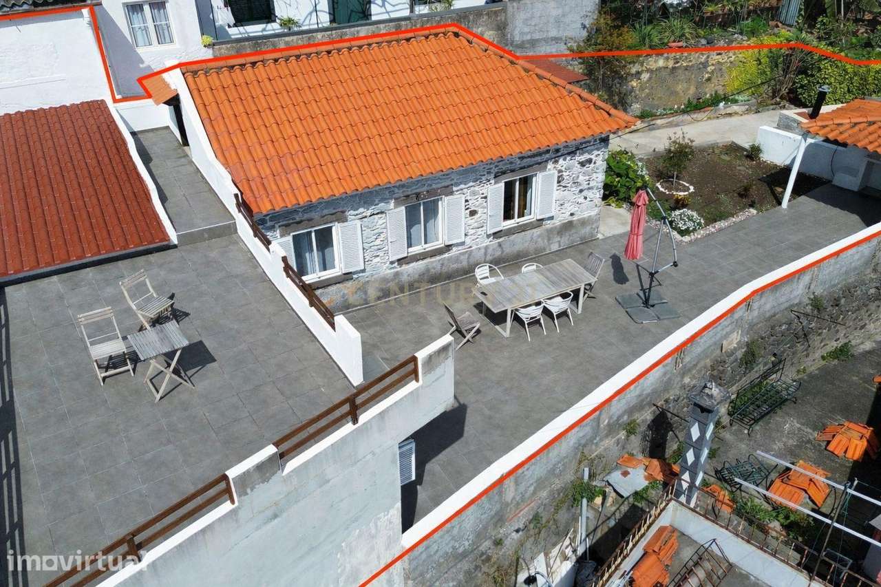 Casa Tradicional com Vistas Incríveis no Funchal - Água, Eletricidade - Grande imagem: 2/12