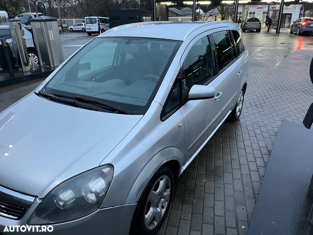 Opel Zafira 1.9 CDTI - 4