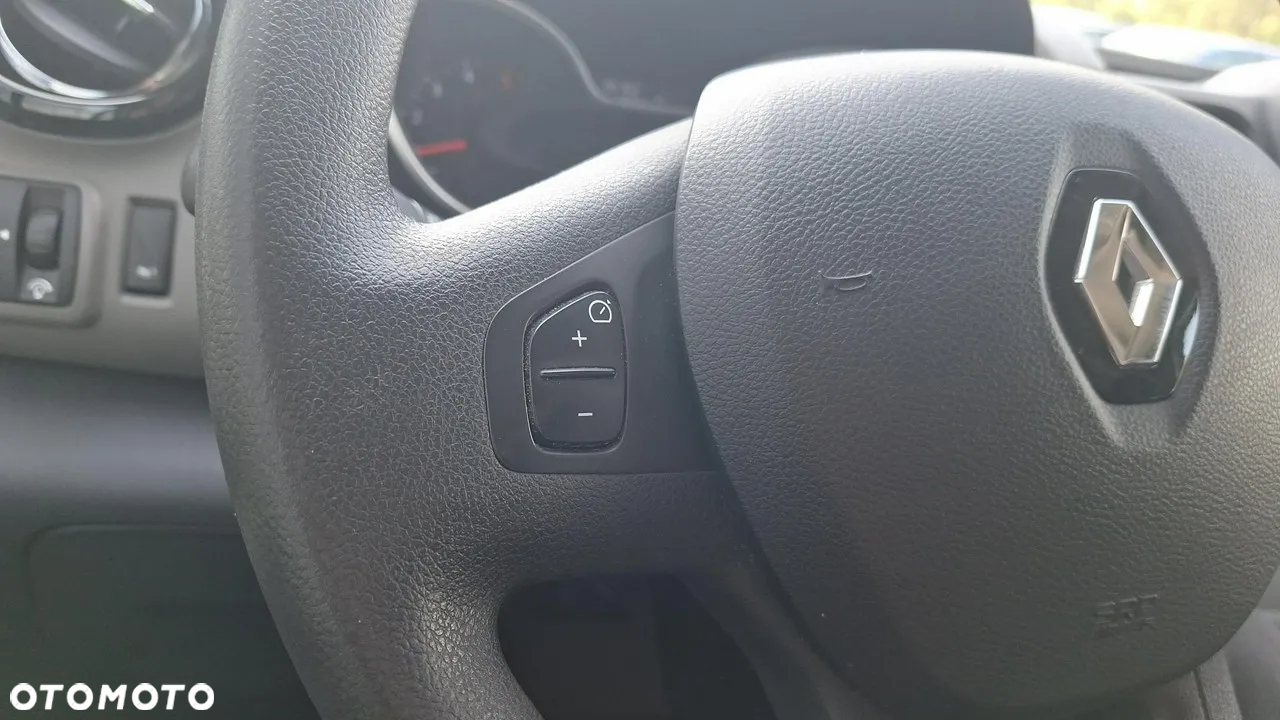 Renault Trafic - 19