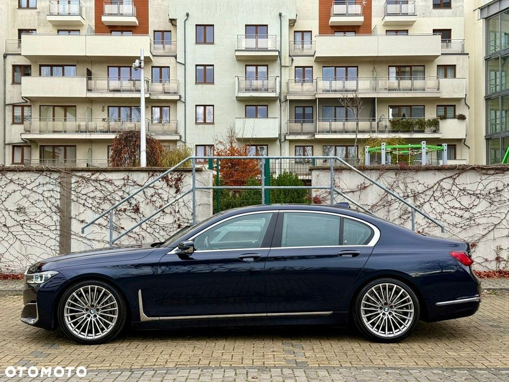 BMW Seria 7 750i xDrive sport - 2