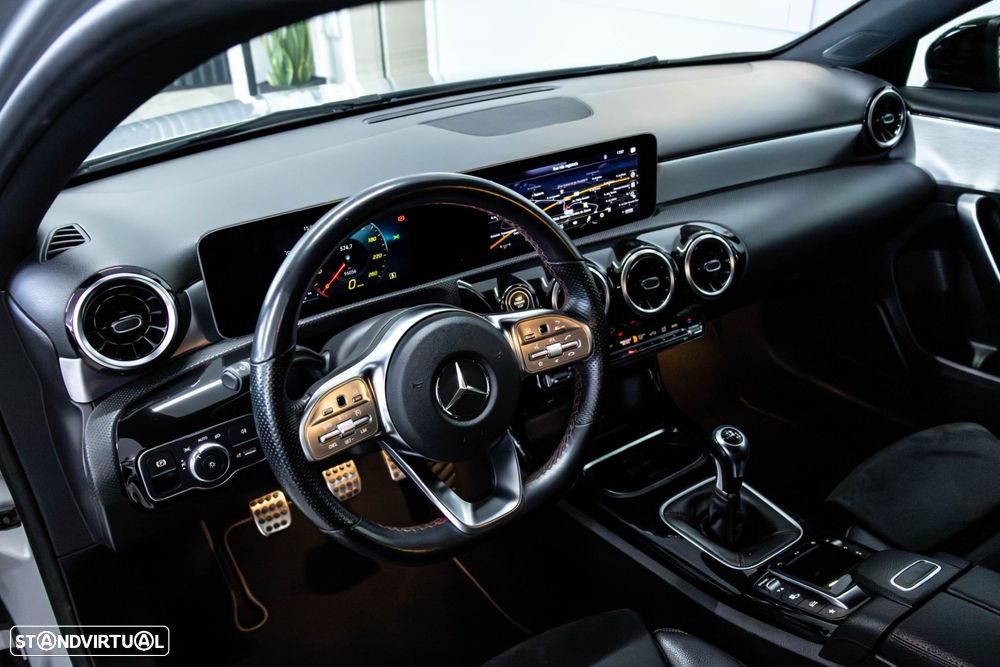 Mercedes-Benz A 160 AMG Line - 23