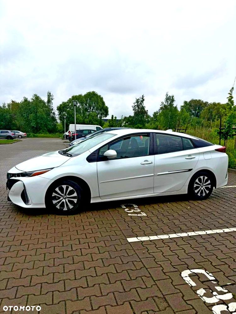 Toyota Prius - 4