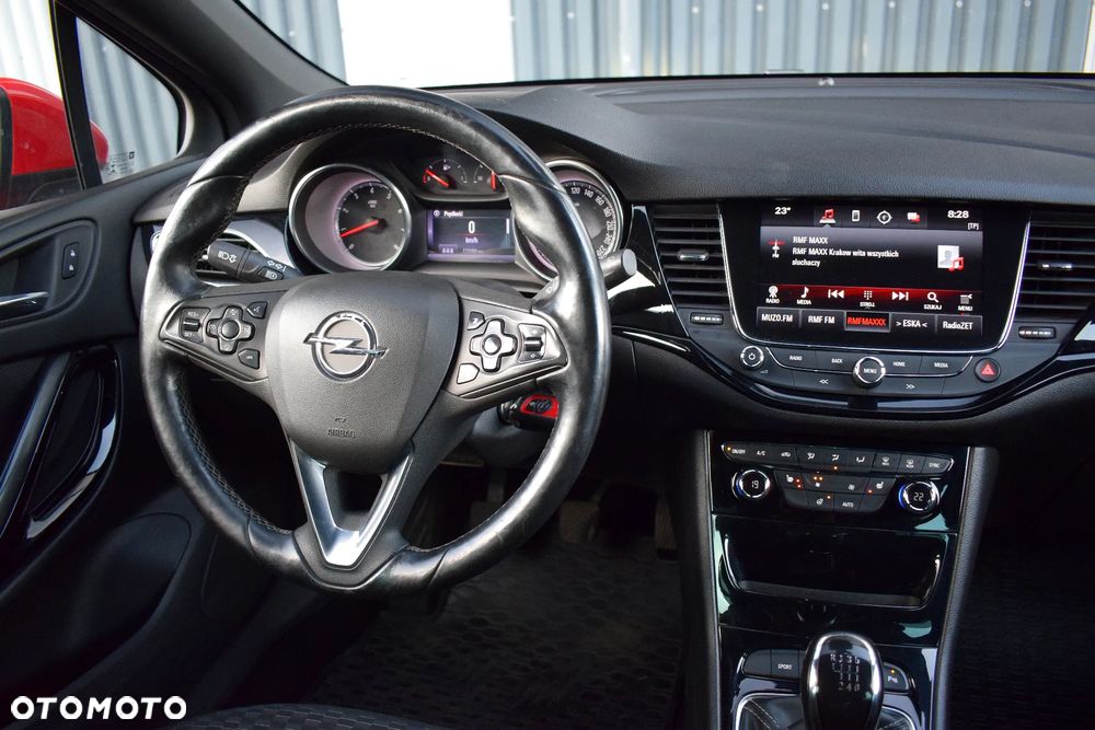 Opel Astra 1.4 T Dynamic - 18