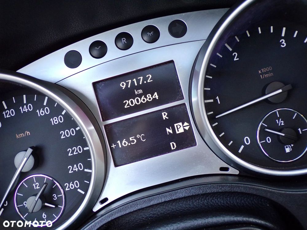 Mercedes-Benz ML 280 CDI 4Matic 7G-TRONIC Edition 10 - 18