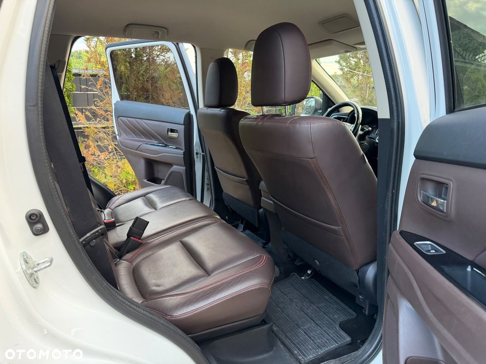 Mitsubishi Outlander Intense + - 17
