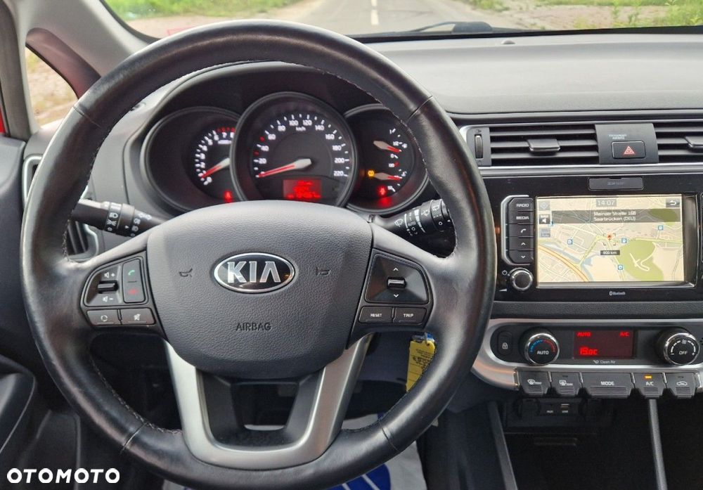 Kia Rio 1.4 Dream Team Edition - 29