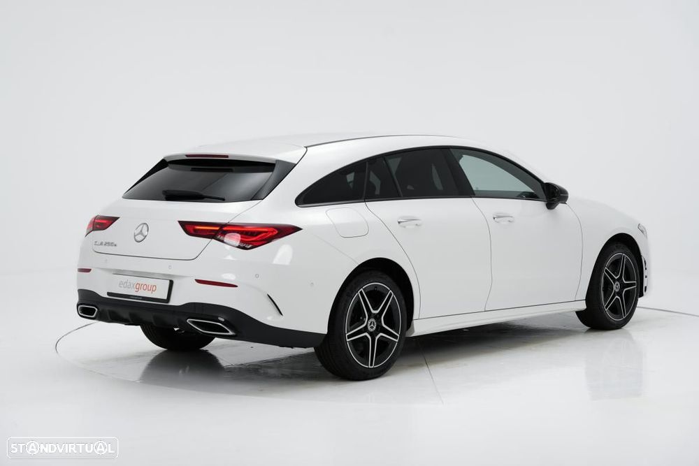 Mercedes-Benz CLA 250 e Shooting Brake AMG Line - 3