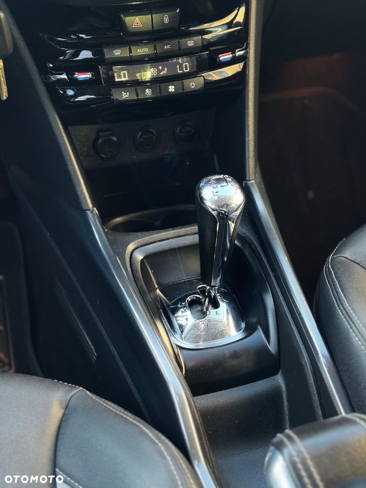 Peugeot 2008 - 21