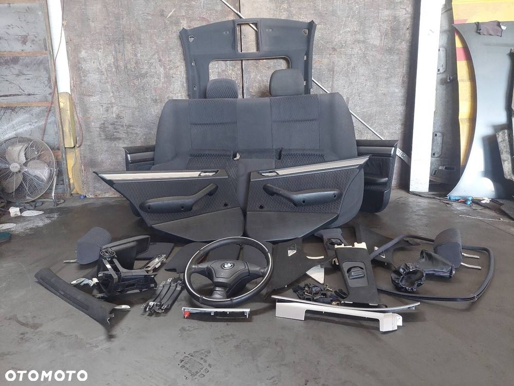 FOTEL FOTELE BOCZKI PODSUFITKA PODŁOKIETNIK KIEROWNICA WNĘTRZE BMW E46 - 1