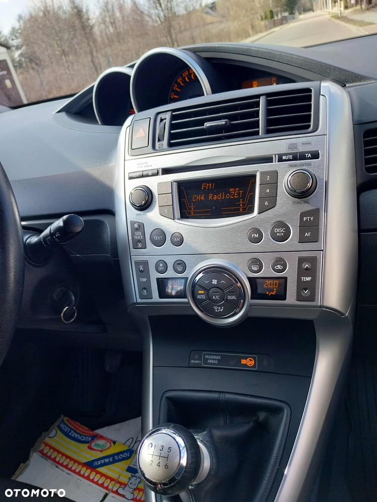 Toyota Verso 2.0 D-4D Sol plus - 19