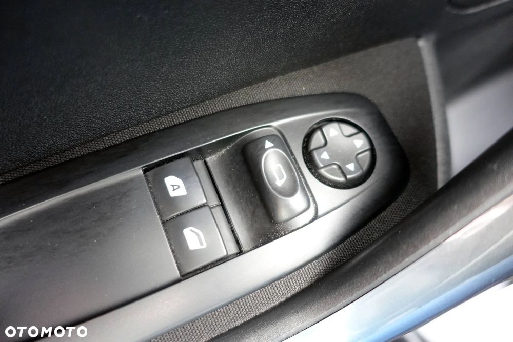 Peugeot 208 1.6 e-HDi Allure STT - 26